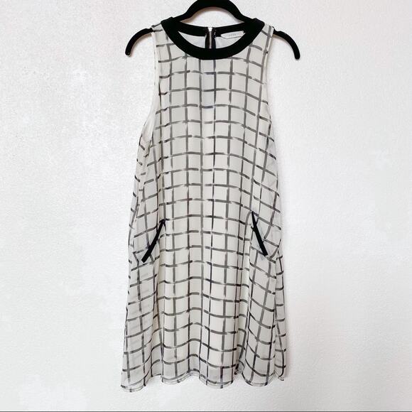 Lush Contrast Crewneck Grid Shift Dress Size Small - Picture 1 of 8